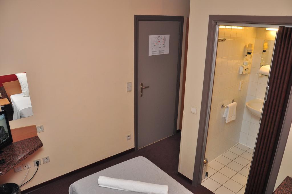 Afrit 28 Hotel Heusden-Zolder Стая снимка