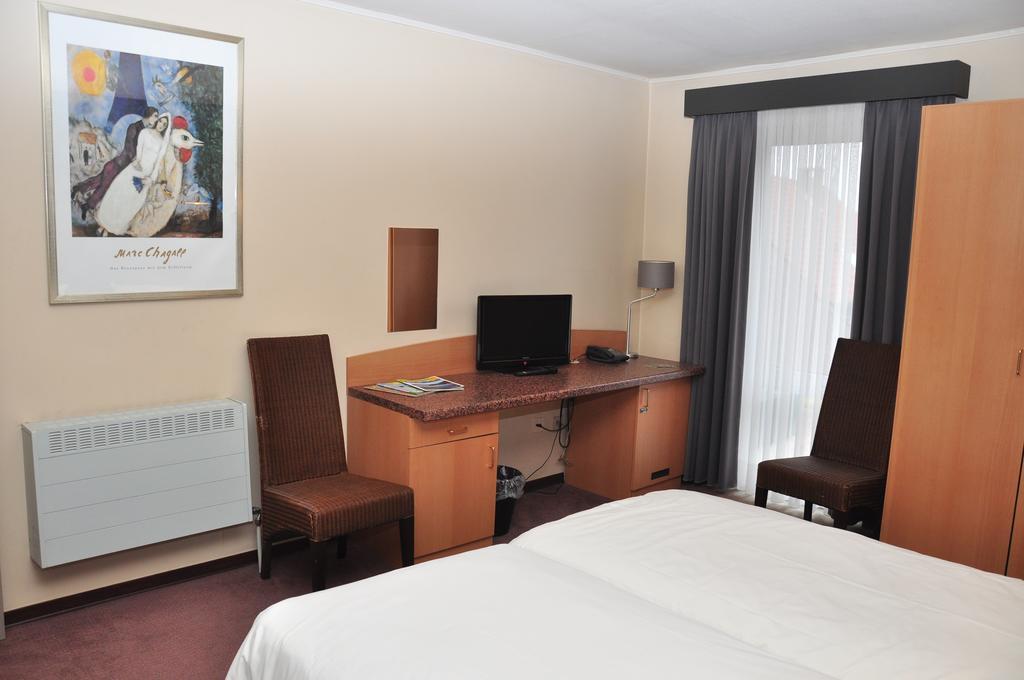 Afrit 28 Hotel Heusden-Zolder Стая снимка